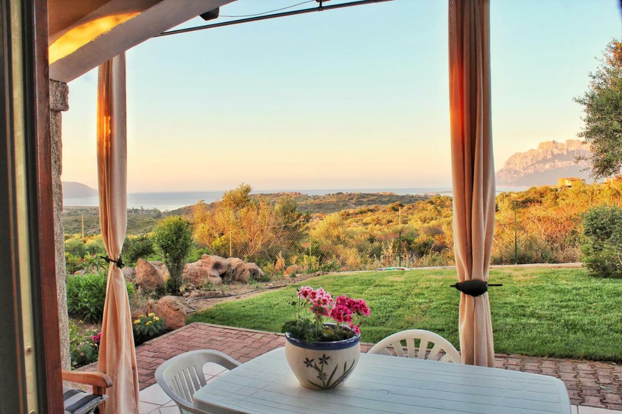 Villa Le Caterine à Porto San Paolo  Extérieur photo